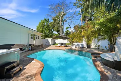 521 51st Avenue S, Saint Petersburg, FL 33705 - Photo 4