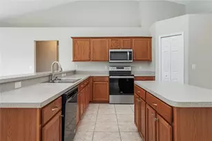 679 Cotulla Dr, Kissimmee, FL 34758 - Photo 4