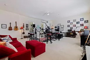 125 Commonwealth Ct N, Saint Petersburg, FL 33716 - Photo 30