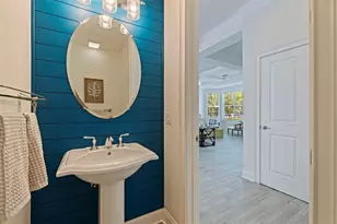 125 Commonwealth Ct N, Saint Petersburg, FL 33716 - Photo 20