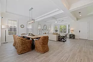 125 Commonwealth Ct N, Saint Petersburg, FL 33716 - Photo 12