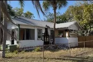 1059 15th Ave S, Saint Petersburg, FL 33705 - Photo 1