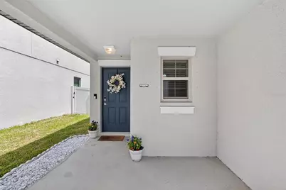 11936 Miracle Mile Drive, Riverview, FL 33578 - Photo 2