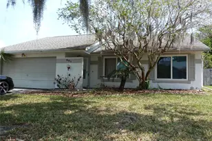 807 Jacaranda Dr, Oldsmar, FL 34677 - Photo 1