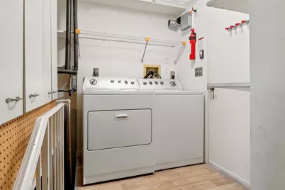 846 Glades Court NE, Saint Petersburg, FL 33702 - Photo 12