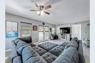 321 21st Street W, Palmetto, FL 34221 - Photo 4