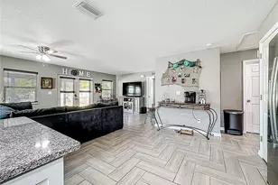 321 21st St W, Palmetto, FL 34221 - Photo 10