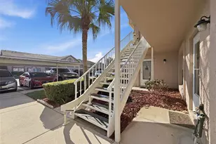 4833 Myrtle Oak Dr, New Port Richey, FL 34653 - Photo 4