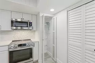 2549 Oakleaf Ln, Clearwater, FL 33763 - Photo 8
