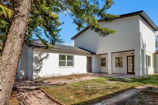 8641 May Cir, Tampa, FL 33614 - Photo 12