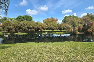 208 Hemingway Dr, Oldsmar, FL 34677 - Photo 2
