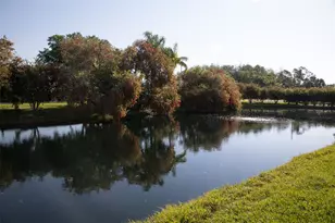 208 Hemingway Dr, Oldsmar, FL 34677 - Photo 2