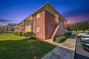 3810 37th St S, Saint Petersburg, FL 33711 - Photo 2