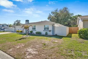 15810 Sea Oats Pl, Tampa, FL 33624 - Photo 4