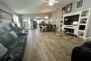 10804 N Myrtle St, Tampa, FL 33617 - Photo 4