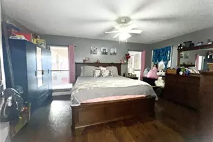 10804 N Myrtle St, Tampa, FL 33617 - Photo 6