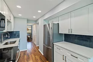 4895 Bay St NE, Saint Petersburg, FL 33703 - Photo 10