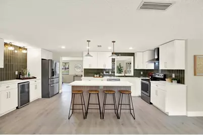 645 Pine Forest Drive, Brandon, FL 33511 - Photo 4