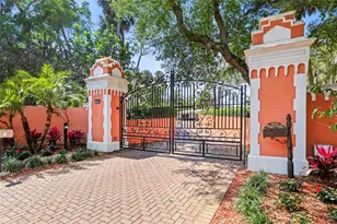 1600 Park St N, Saint Petersburg, FL 33710 - Photo 1