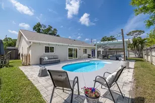 2162 Cypress Point Dr N, Clearwater, FL 33763 - Photo 34