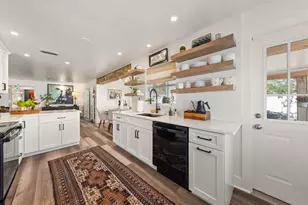 140 Highland Ave, Dunedin, FL 34698 - Photo 8