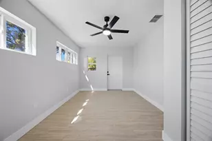 6052 Central Ave, New Port Richey, FL 34653 - Photo 18