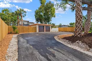 419 64th Ave S, Saint Petersburg, FL 33705 - Photo 2