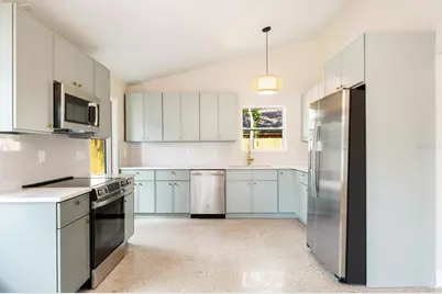 419 64th Avenue S, Saint Petersburg, FL 33705 - Photo 14