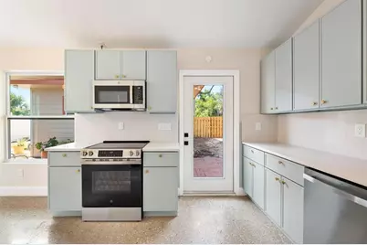 419 64th Avenue S, Saint Petersburg, FL 33705 - Photo 4