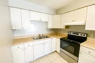 2205 Irene St, Lutz, FL 33549 - Photo 6