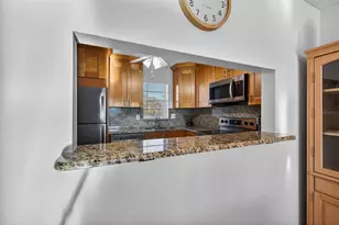 7625 Sun Island Dr S, South Pasadena, FL 33707 - Photo 8