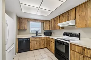 12300 Park Blvd, Seminole, FL 33772 - Photo 16