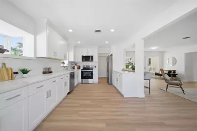 16113 5th Street E, Redington Beach, FL 33708 - Photo 18