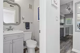 501 E Bay Dr, Largo, FL 33770 - Photo 18