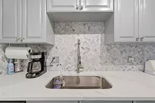 501 E Bay Dr, Largo, FL 33770 - Photo 12