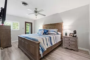 501 E Bay Dr, Largo, FL 33770 - Photo 20