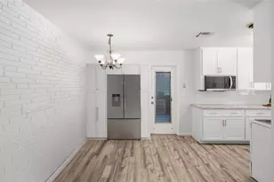 2027 E Valencia Way E, Clearwater, FL 33764 - Photo 10