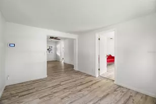 2027 E Valencia Way E, Clearwater, FL 33764 - Photo 10