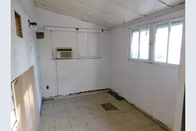 8015 N 11th Street, Tampa, FL 33604 - Photo 4