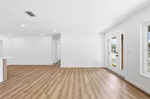 1212 Julian Ln Dr, Tampa, FL 33619 - Photo 10