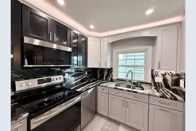 5075 Starfish Drive SE #B, Saint Petersburg, FL 33705 - Photo 10