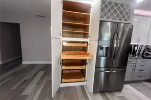 5075 Starfish Dr SE, Saint Petersburg, FL 33705 - Photo 8