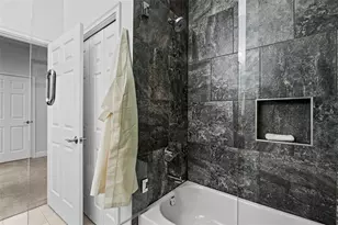 771 Date Palm Ln, Saint Petersburg, FL 33707 - Photo 36