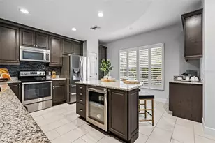 771 Date Palm Ln, Saint Petersburg, FL 33707 - Photo 10