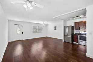 1801 Bedford Ln, Sun City Center, FL 33573 - Photo 14