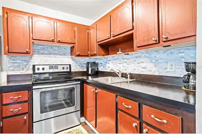 1801 Bedford Lane #27, Sun City Center, FL 33573 - Photo 6