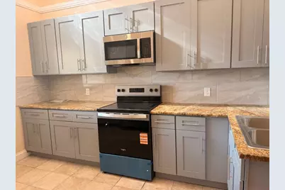 1349 15th Street S, Saint Petersburg, FL 33705 - Photo 8