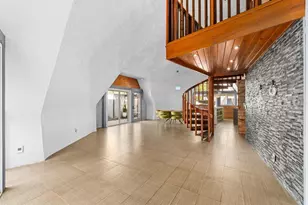 3900 41st St S, Saint Petersburg, FL 33711 - Photo 4