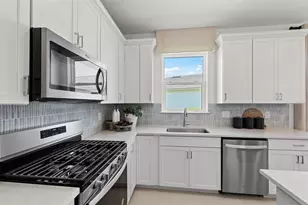 1607 Tavira Pl, Englewood, FL 34223 - Photo 10