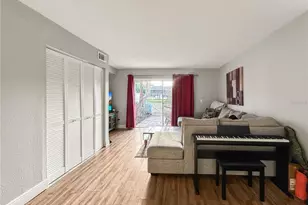 13706 Orange Sunset Dr, Tampa, FL 33618 - Photo 10